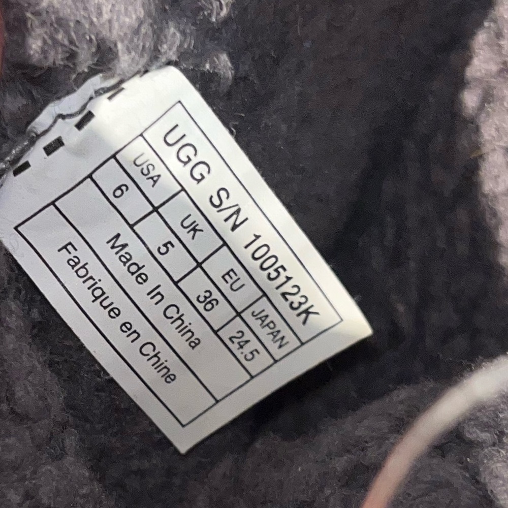 UGG Women’s Boots K Callie Girls Black Boots Size 6 - Picture 10 of 10